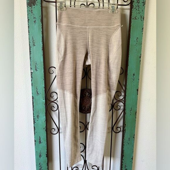 Outdoor Voices 2 toned leggings. size small. - Picture 4 of 6